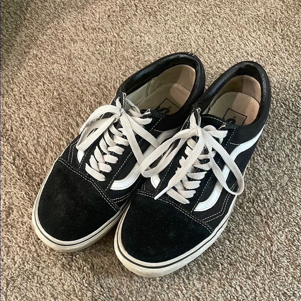 Women’s Vans Old Skool Sneakers - Size 9
